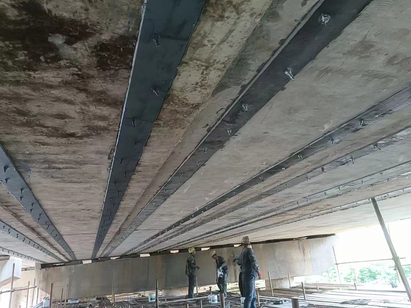 温州桥梁加固——粘贴钢板加固法